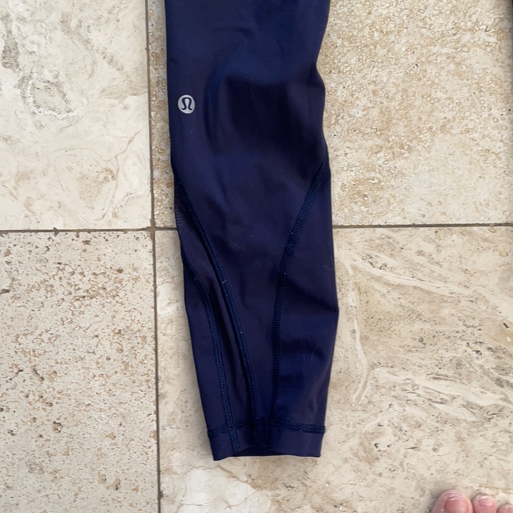Lululemon Leggings With Mesh Insert Size 4 - image 8